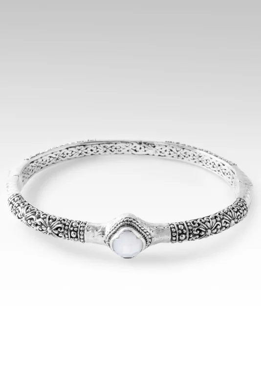 Harmony Bangle™ in White Mother of Pearl