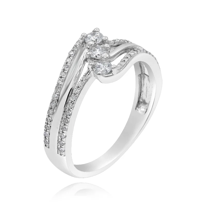 0.33ct Diamond Ring set in 14KT White Gold / JLR33128