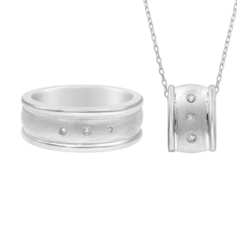 0.11ct Diamond set in 925 Silver Set